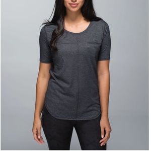 Lululemon NWT Run Away Tee Size 6